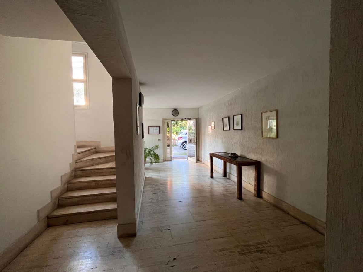 Monolocale A Mostacciano Apartment Рим Екстериор снимка