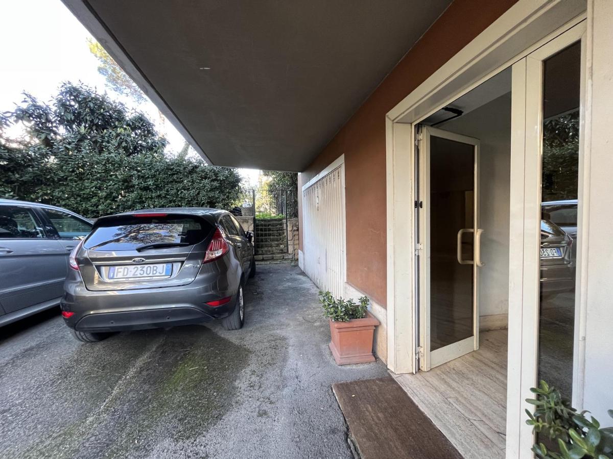 Monolocale A Mostacciano Apartment Рим Екстериор снимка