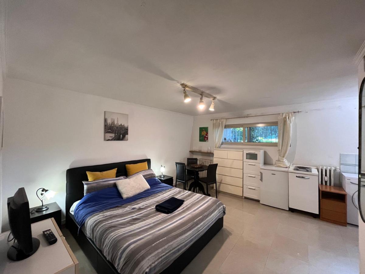 Monolocale A Mostacciano Apartment Рим Екстериор снимка