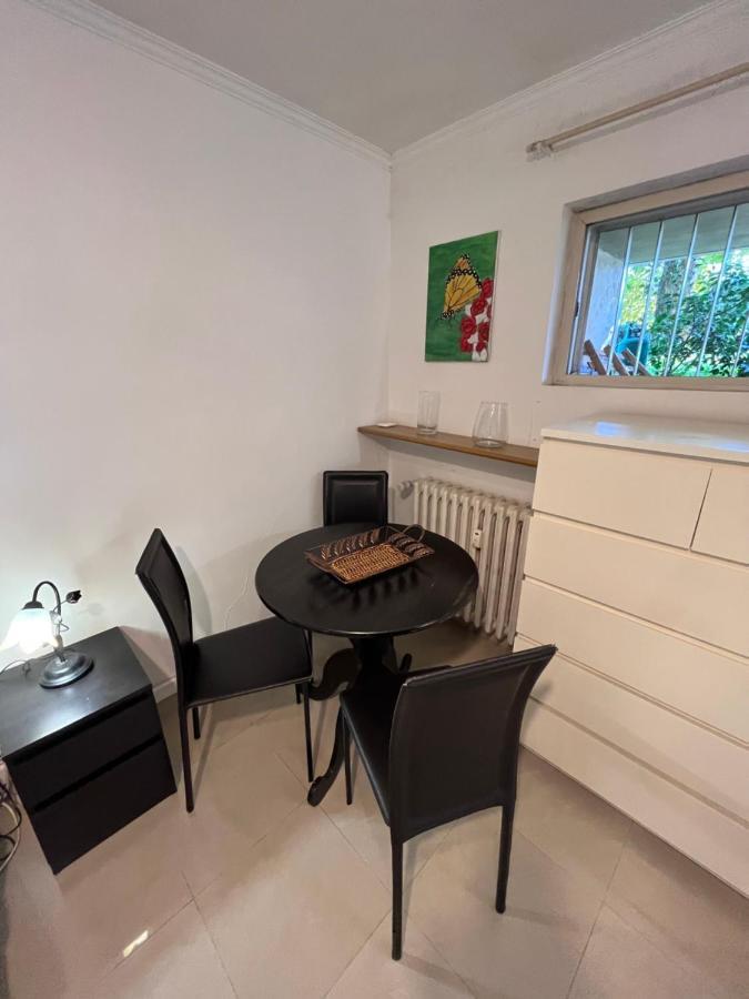 Monolocale A Mostacciano Apartment Рим Екстериор снимка