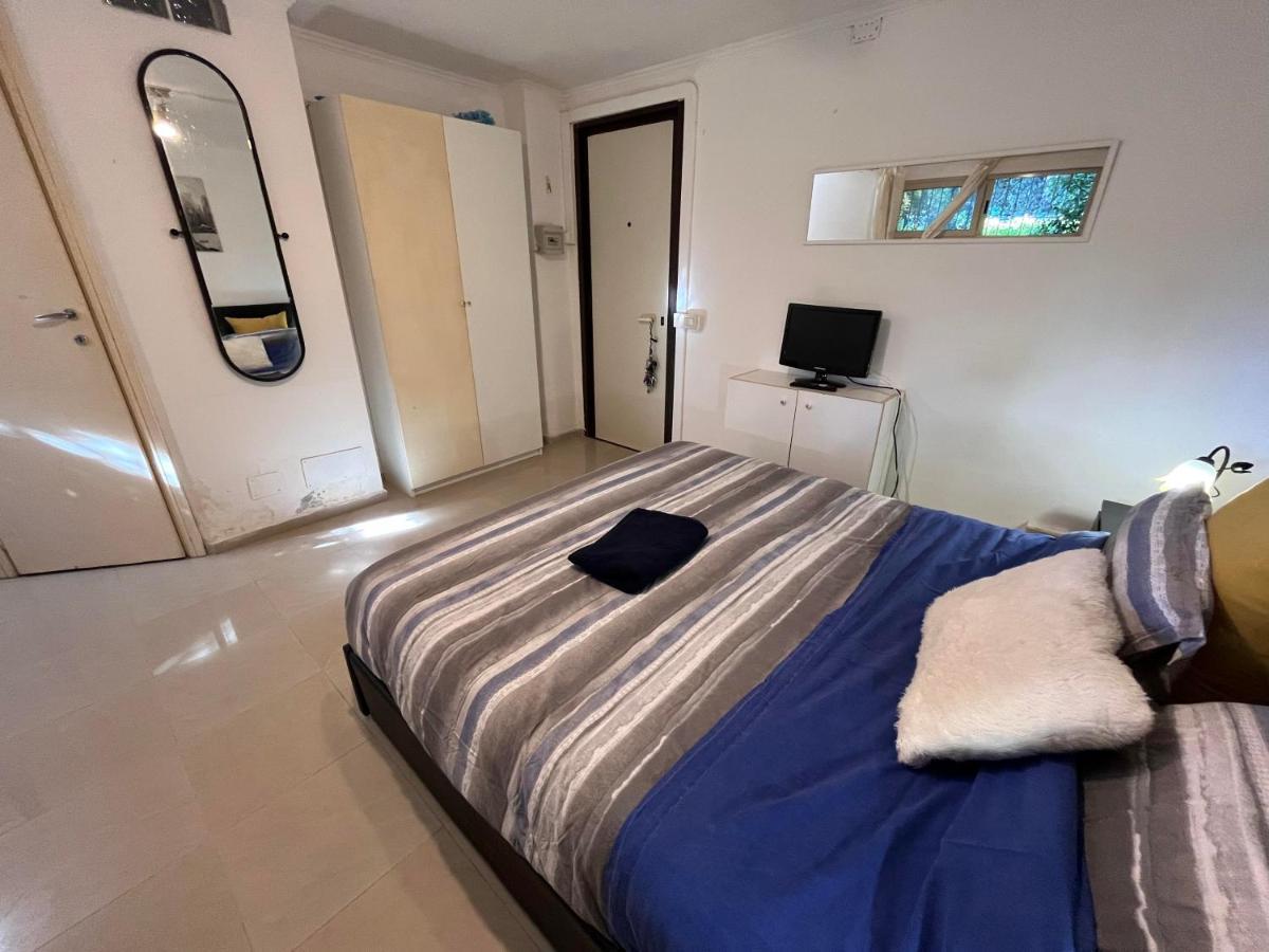 Monolocale A Mostacciano Apartment Рим Екстериор снимка