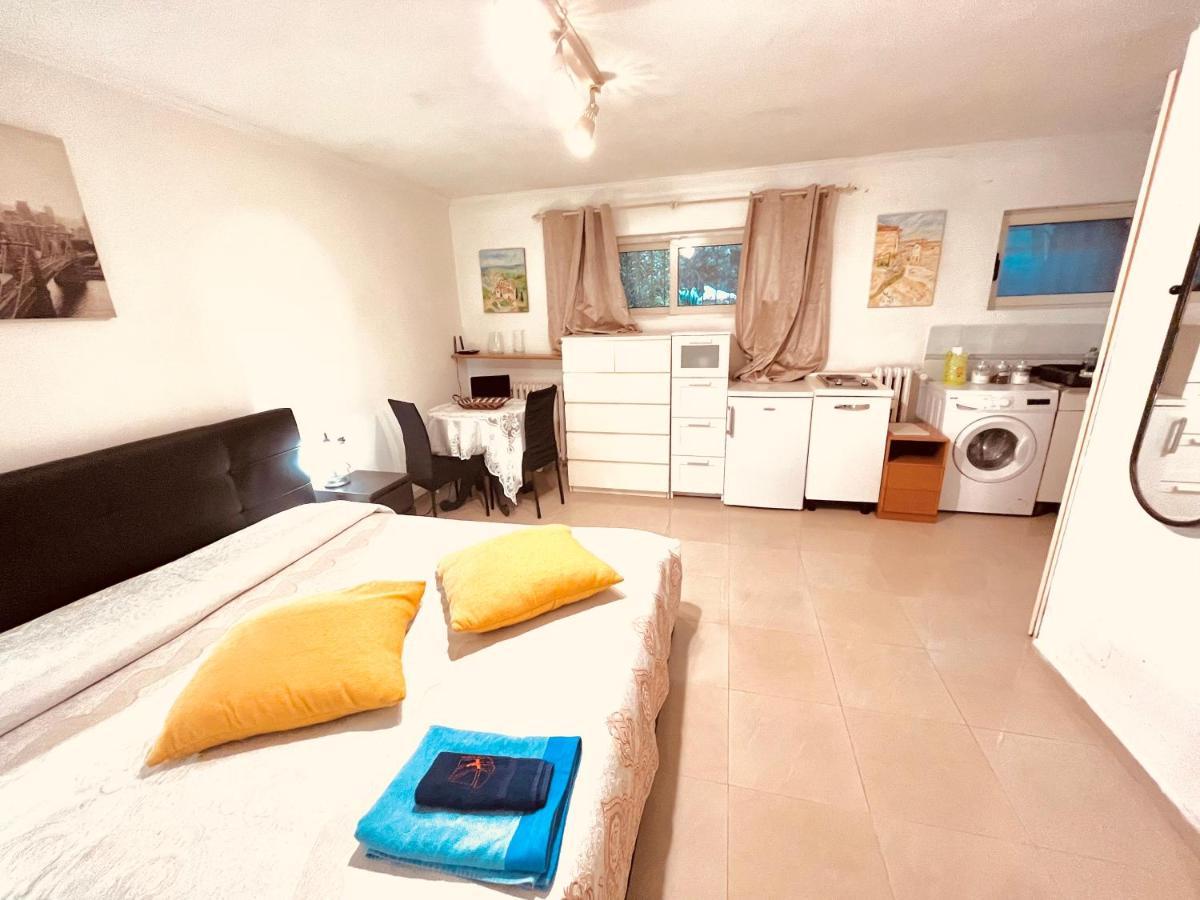 Monolocale A Mostacciano Apartment Рим Екстериор снимка
